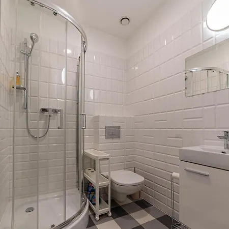 Rentplanet - Na Grobli Appartement