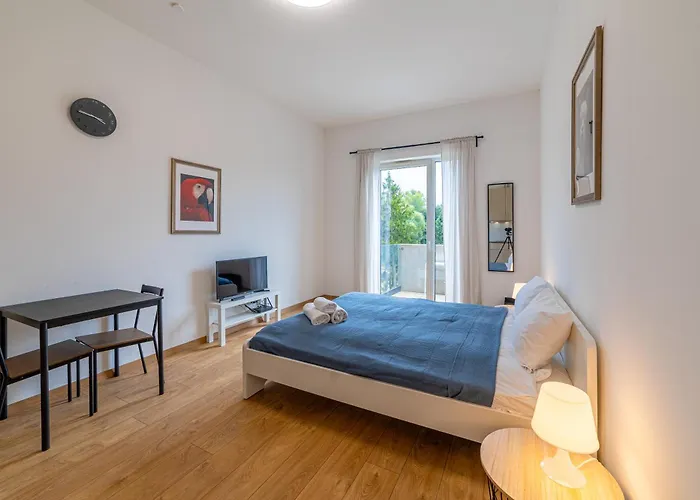 Rentplanet - Na Grobli Appartement